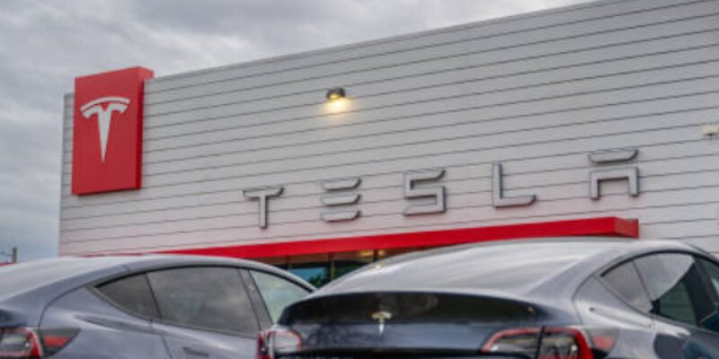 tesla-issues-recall-9,100-model-x-suvs-due-to-a-trim-problem